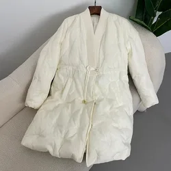 Chaqueta de plumón de pato blanco para mujer, Plumífero largo y cálido con cuello en V, cintura 90, estilo europeo, Otoño e Invierno