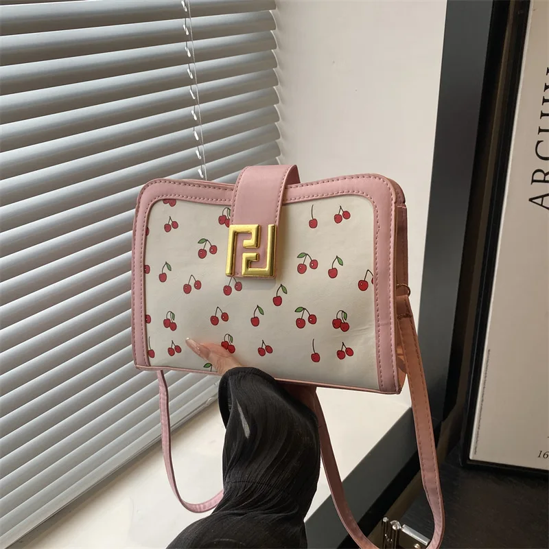 

One Shoulder Messenger Bag, High-end Bag, Women's Spring New Commuter Underarm Bag, Fashionable and Simple Niche Design