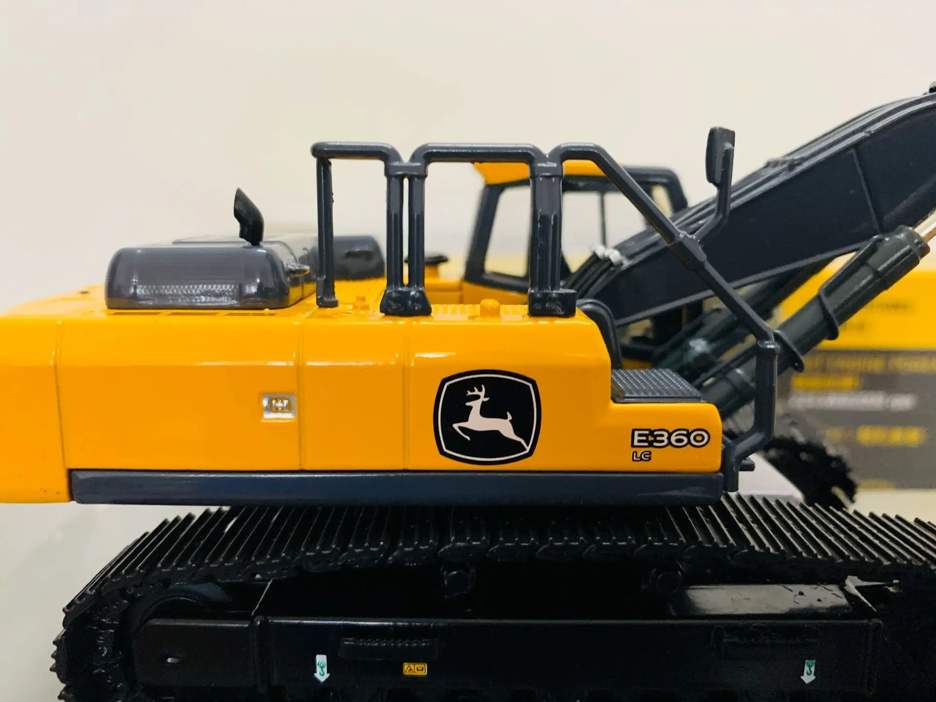 E360 LC Excavator Metal Tracks 1:50 Scale DieCast Model New in Box