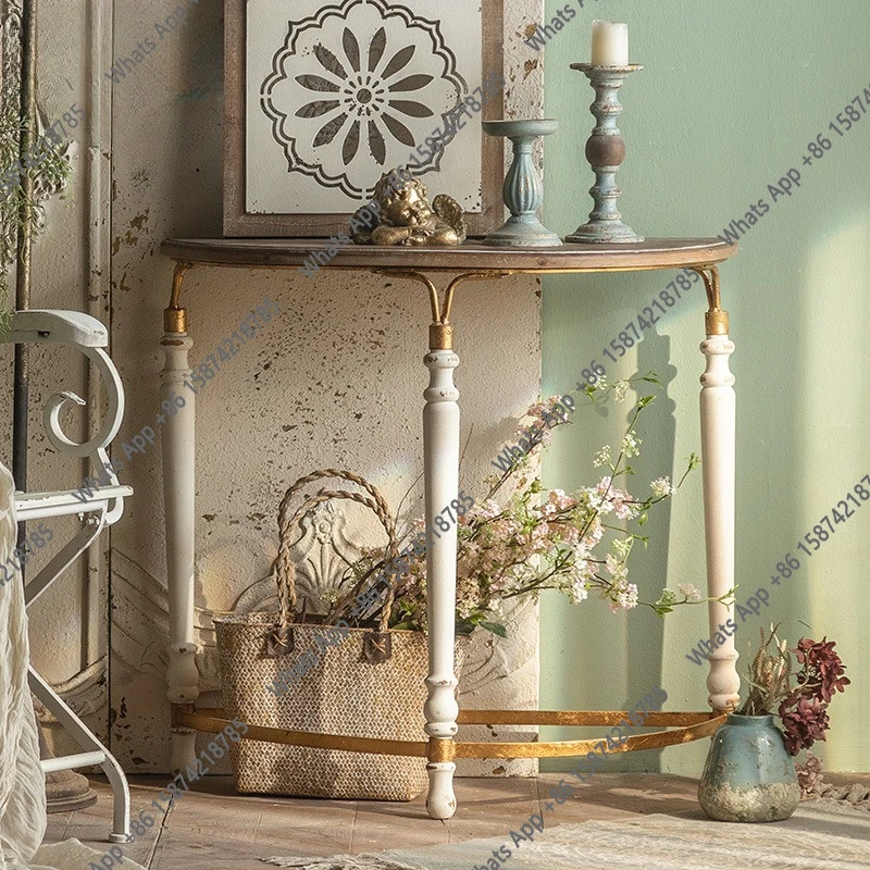 

French light luxury carved coffee table balcony small round table wedding shooting retro distressed small apartment living room