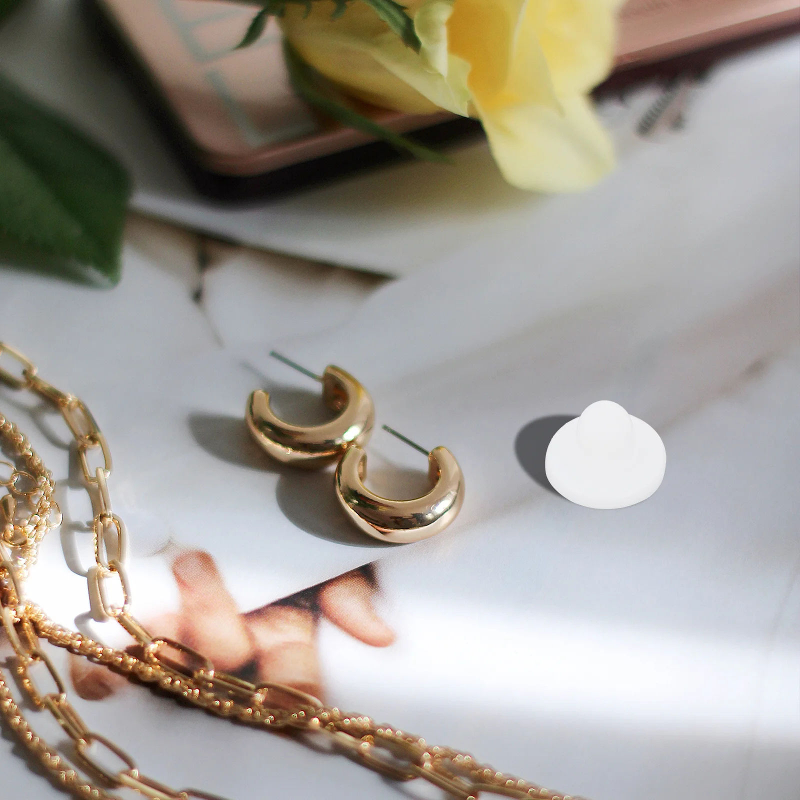 

300Pcs Ear Clip Pad Rubber Skid Resistance Cushions Pain-Proof Comfortable Earring DIY Accessories Ear Clip Pad