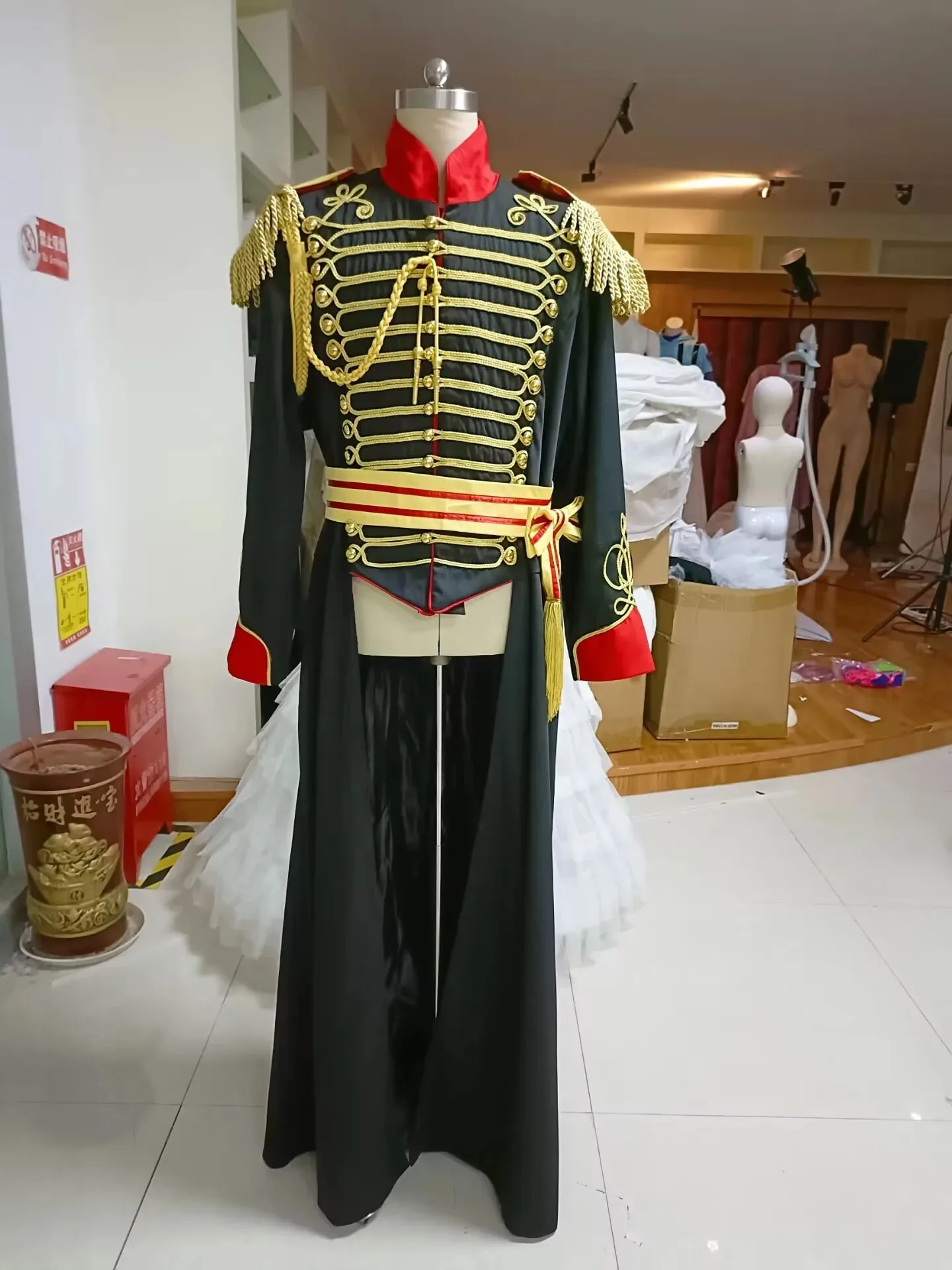 معطف نسائي عام عسكري هوسار معطف زفاف كامل الطول زي جندي الباليه الموسيقي بدلة عسكرية في العصور الوسطى