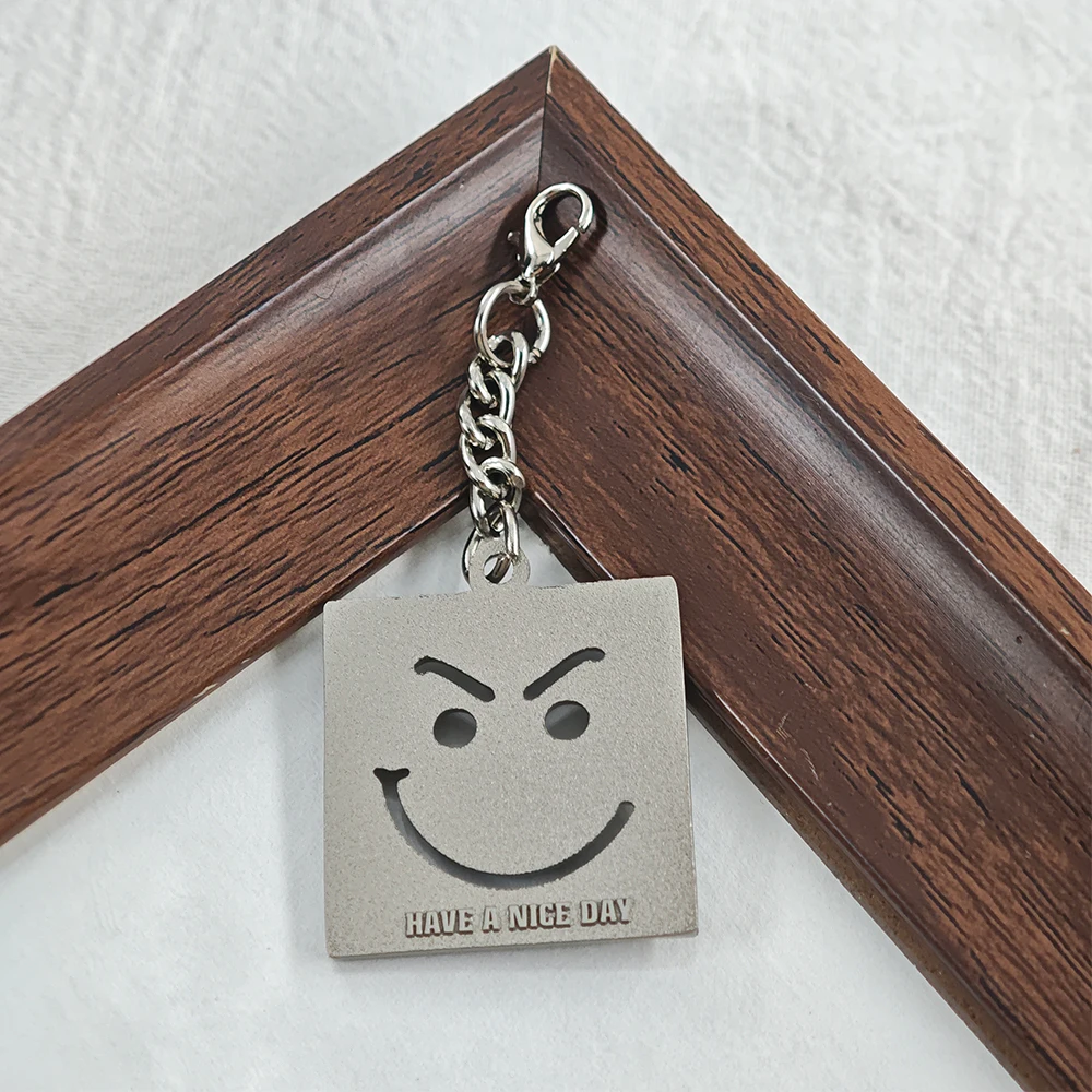 Band-Musik-Schlüsselanhänger-Set, modifizierter Bären-Smile-Face-Metallanhänger, Schlüsselring, Kreuz, Geschenk für Musikfans, Schmuck – Detail 19