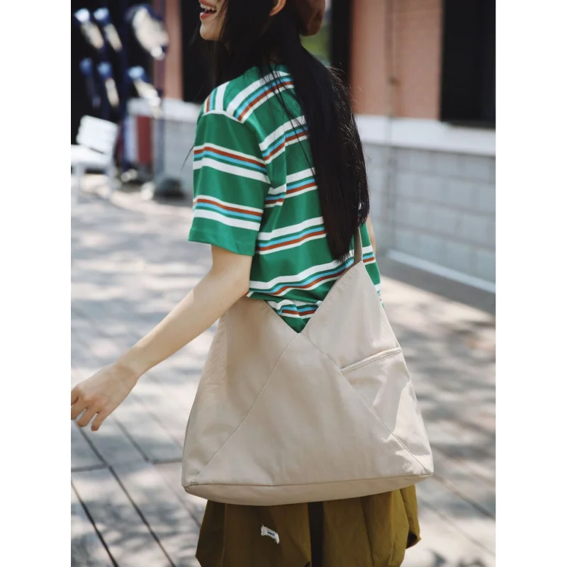

Women's commuter bag, lightweight, versatile for everyday use, Korean-style casual shoulder bag2026New large-capacity crossbody