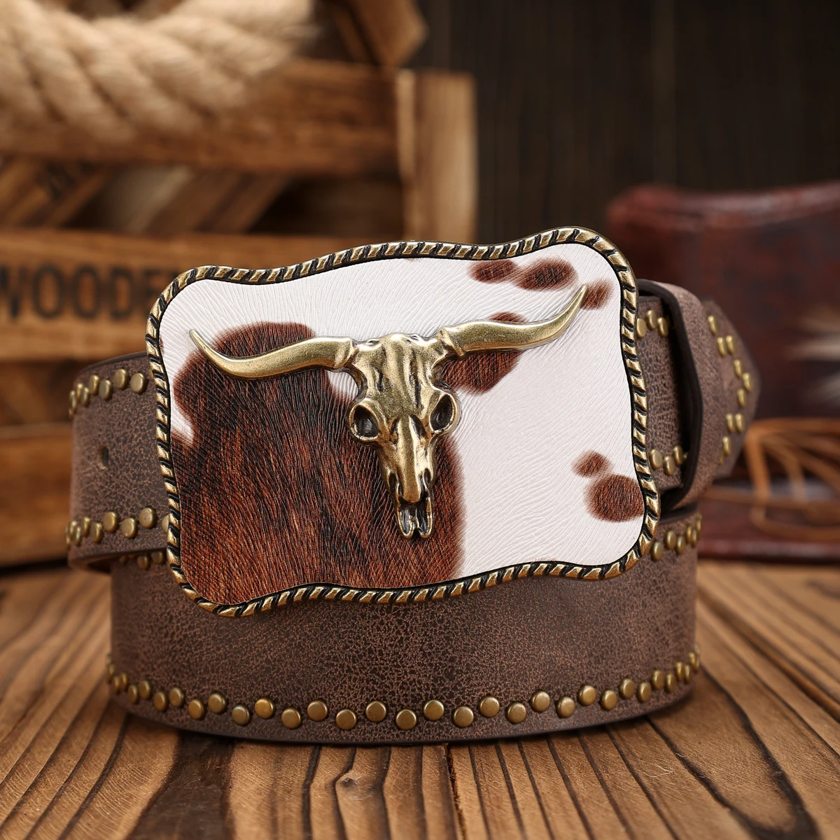 Ein PU-Gürtel für Damen und Herren, der den Stil von Western-Denim und Retro vereint, ist perfekt für alltägliche Freizeitausflüge. – Detail 5