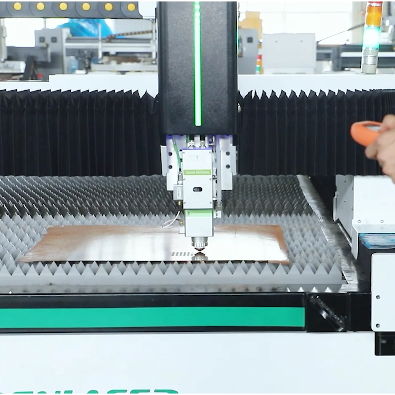 

Smart Manufacturing Fiber Laser Cutting Machine 1000-6000W Copper Stencils Mild Steel Fiber Laser Cutting Machine