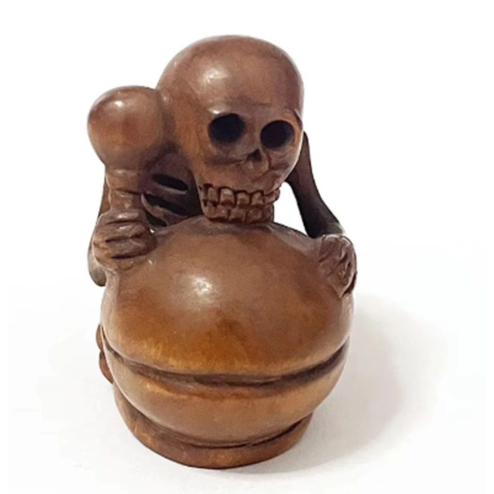 Y78, 2 INCH Japanese Boxwood Hand Carved Netsuke Sculpture Miniature : Gothic Skull