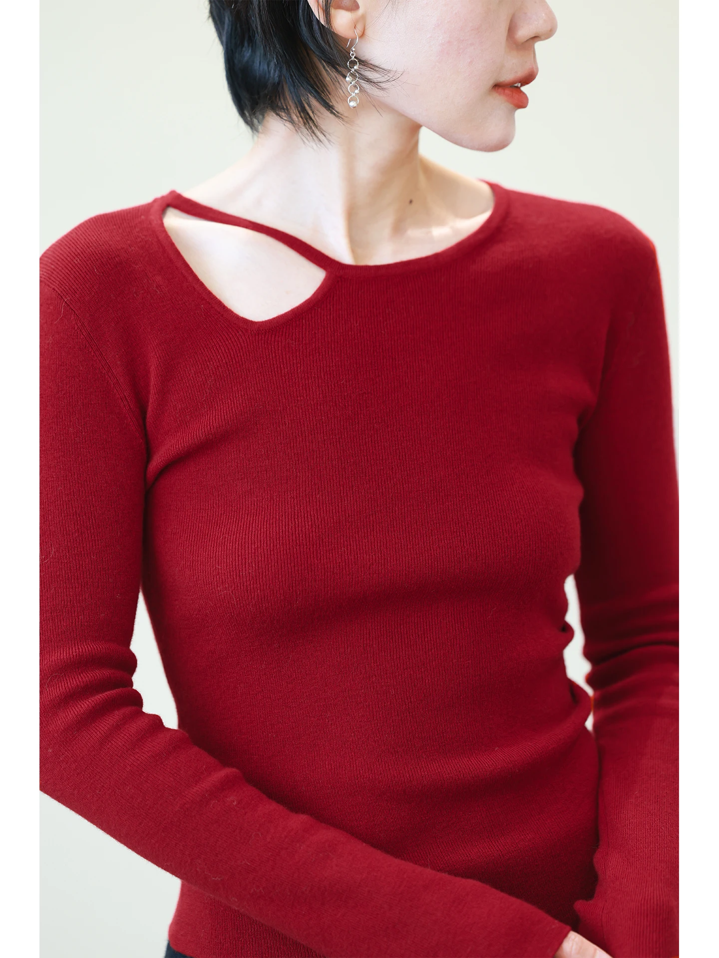 

Red Full Wool Knitted Sweater Women's Slim Fit Hollow out Design Warm Top for Autumn Winter Casual Wear Inner irt