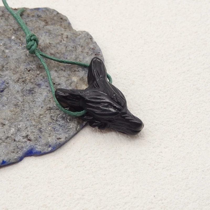 Natural Stone Obsidian Wolf Head Pendant Bead,Handcarved Animal Pendant DIY Jewelry Necklace Accessories 25x18x9mm 3g