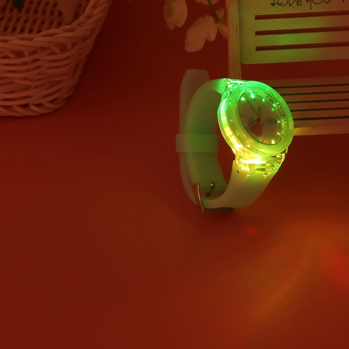 Orologio luminoso per bambini che si illumina al buio, cinturino luminoso a forma di cartone animato per bambini, design color caramello, comodo e sicuro