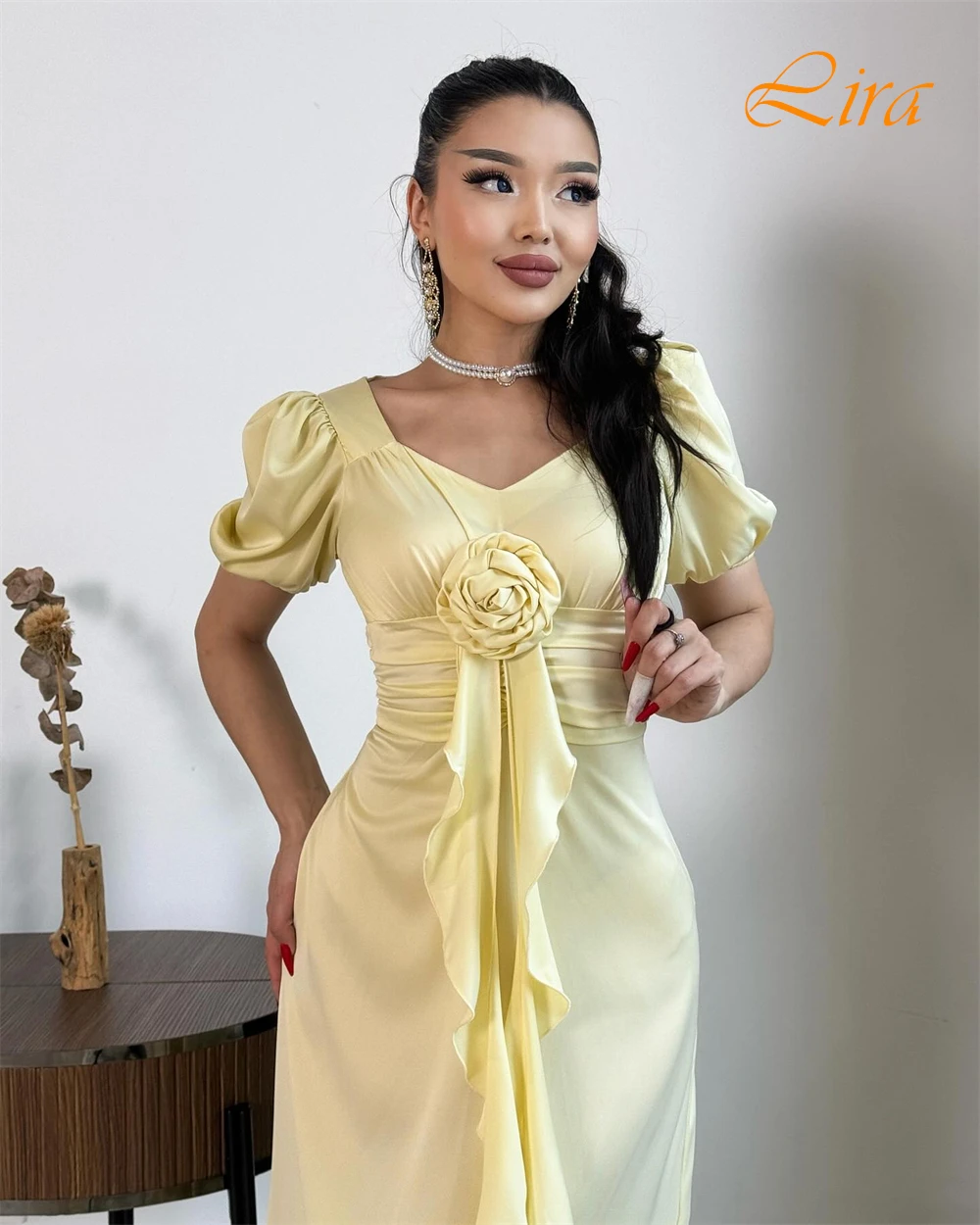 فستان سهرة فاخر مخصص برقبة على شكل حرف V فساتين حفلة موسيقية كلاسيكية بأكمام قصيرة فساتين مناسبة مخصصة