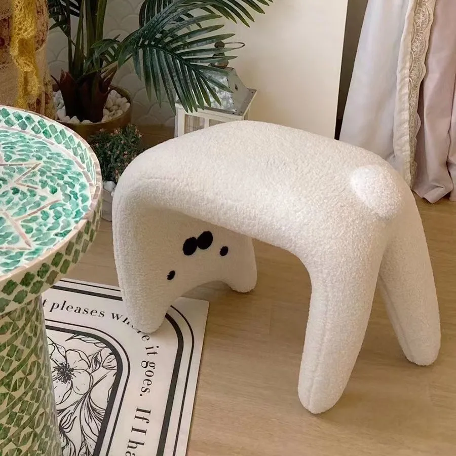 For Hot Sale Lamb's Wool Liquid Cat Thickened Make-Up Stool for Home Entry Shoe Changing Park Gym Use Simple Vanity Stool Rental