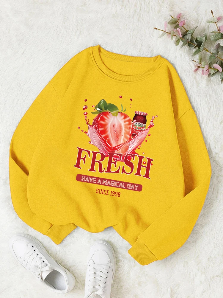 

Canned Strawberry Printed Womens Hoodie Autumn Crewneck Hoodies Simple Oversize Sweatshirt Fashion Casual Warm Sportswear Female