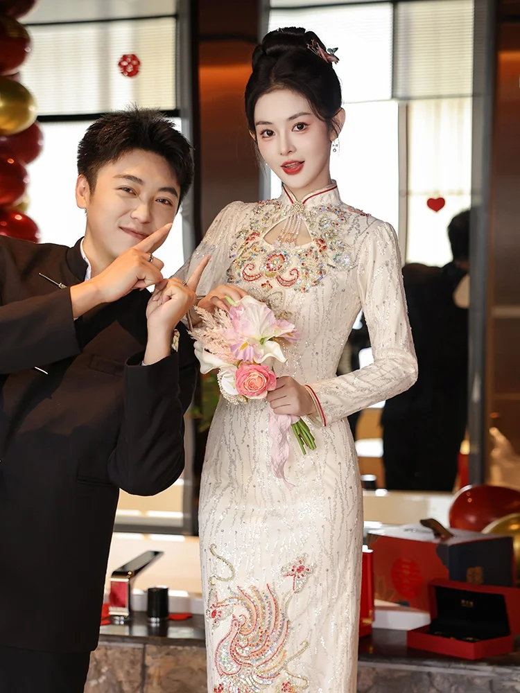 

Новое китайское свадебное платье цвета шампань с вышивкой, для невесты, на помолвку, с длинными рукавами