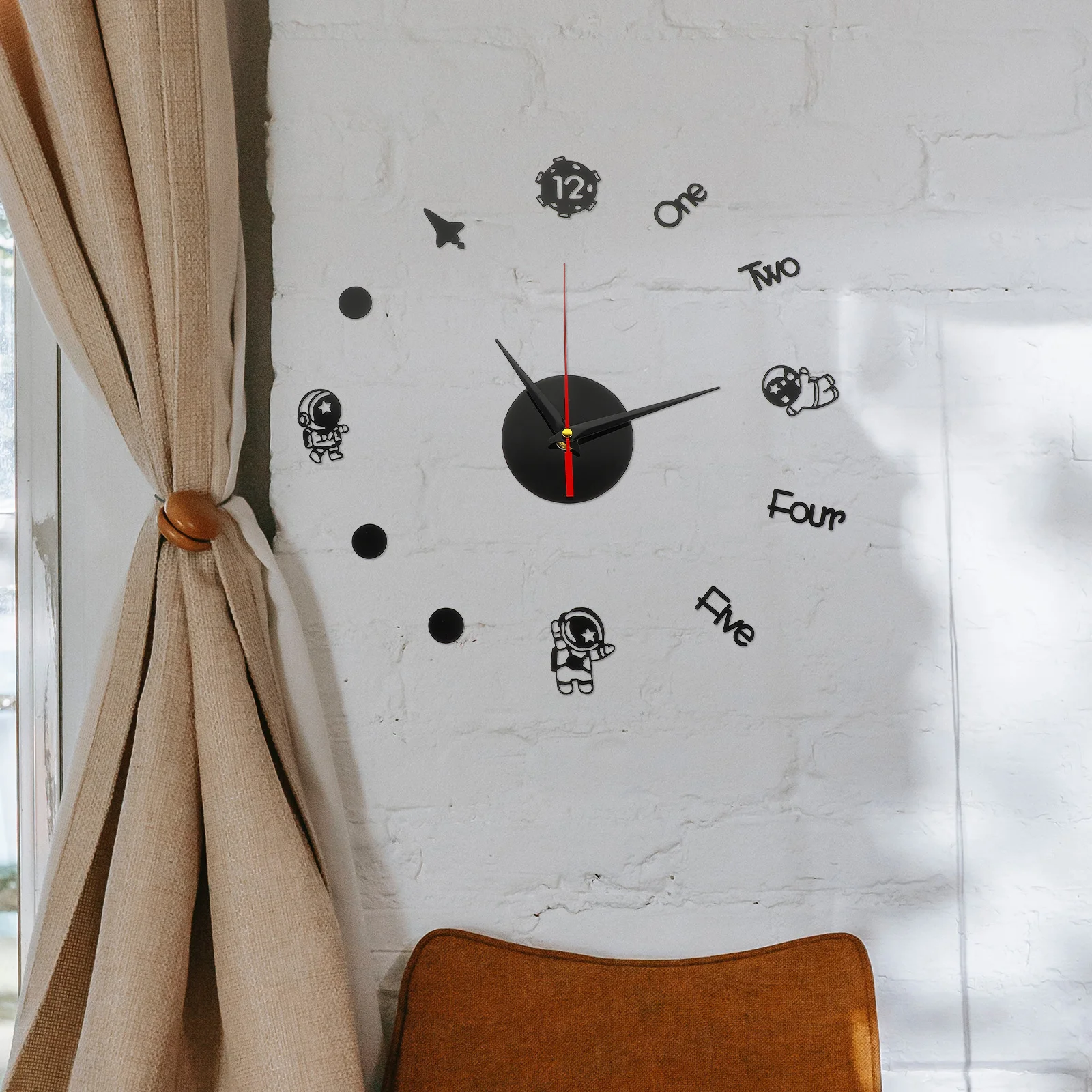 

1 set 1 Set Spaceman Simple Silent Wall Hanging Clock For Living Room Home Office Decor Mute Design Wall Clock Decor