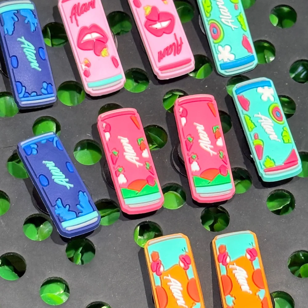 10 قطعة المشروبات الغازية الكرتون الأحذية البلاستيكية السحر صالح الأساور قباقيب دبابيس الصنادل الأحذية الديكور الاطفال امرأة DIY بها بنفسك على ظهره هدية حفلة #2