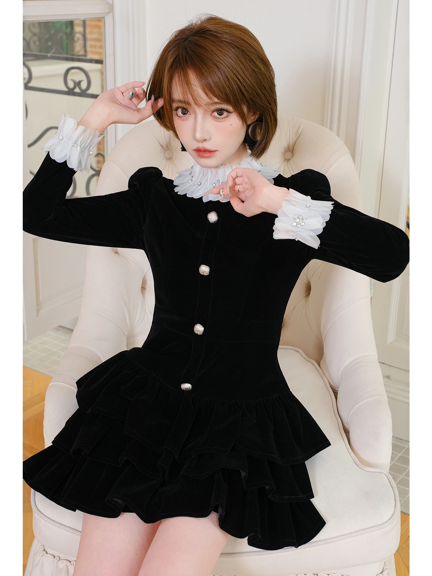 

MIUCO Bla Velvet Waist-Cinching Cake Dr Ele Rich Girl Feeling Commute OL Sle High Waist Lace Splice Winter Long Sl...