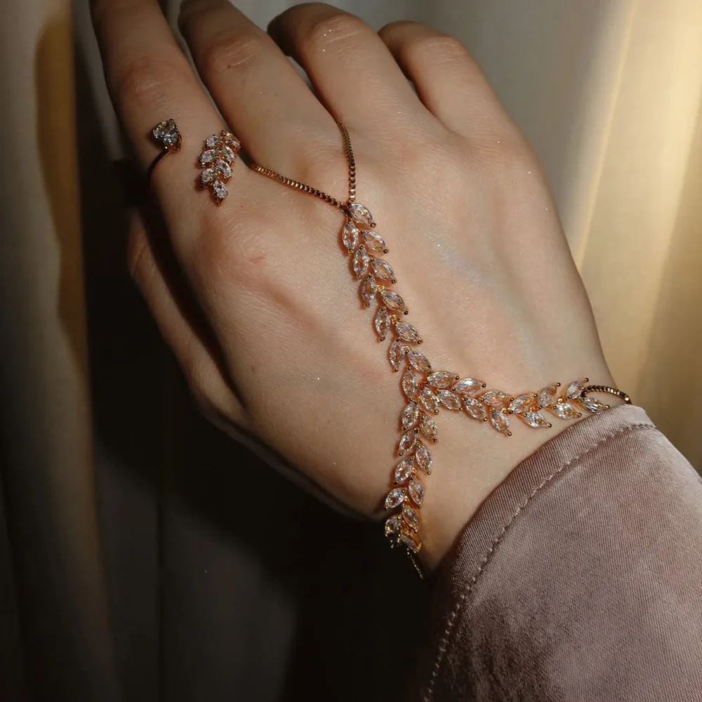 Leaf Hand Chain for Women Rhinestone Wheat Finger Bracelet Sparkly Elegant Chic Glam Minimalist Party Jewelry Gift Box Packaging