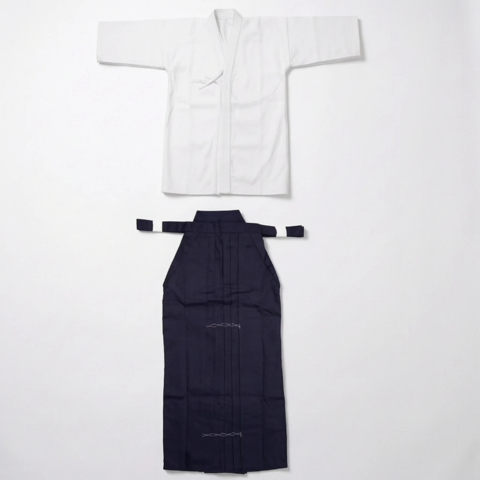 Adult Kendo Practice Uniform Regular Fit Kendo Uniform with Pleated Hakama Kendo Practice Gi Hakama Set Traditional Machine