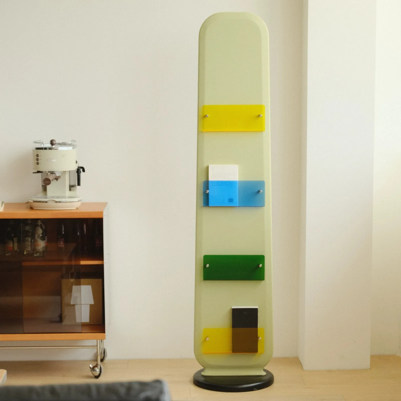Nordic Minimalist Living Room Art Decoration Portable Floor-Mounted Mirror Avocado Green Full-Length Mirror With Magazine Rack