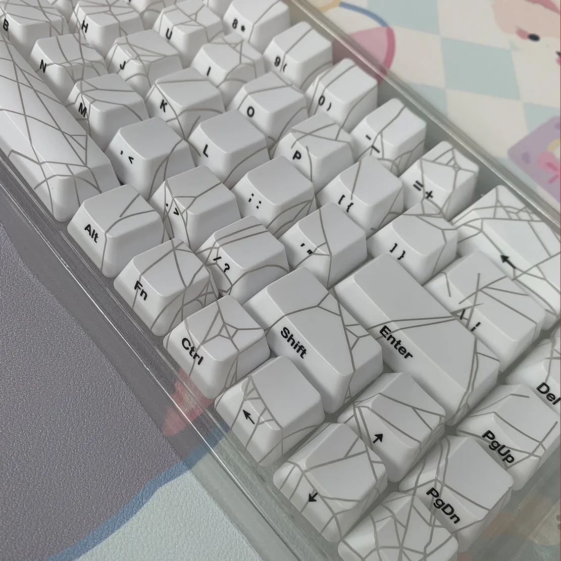 

Contour light transmission side engraving personalized keycap black and white two-color keycap keyboard 68 keys