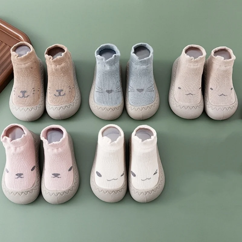 Scarpe da bambino Calzini da bambina per neonato Scarpe da neonato abbinate ai colori Scarpe per bambini carine Calzini da pavimento per bambini con