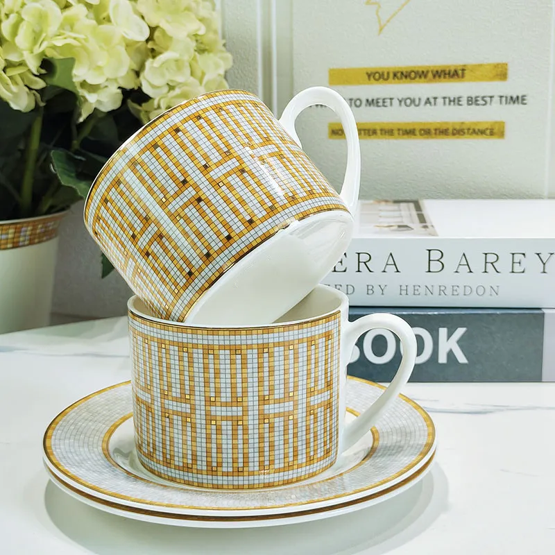 

Dropshipping Suppliers Classic Mosaic Tea Cup And Saucer Gold Ceramic Mug Creative Tableware dinner plates