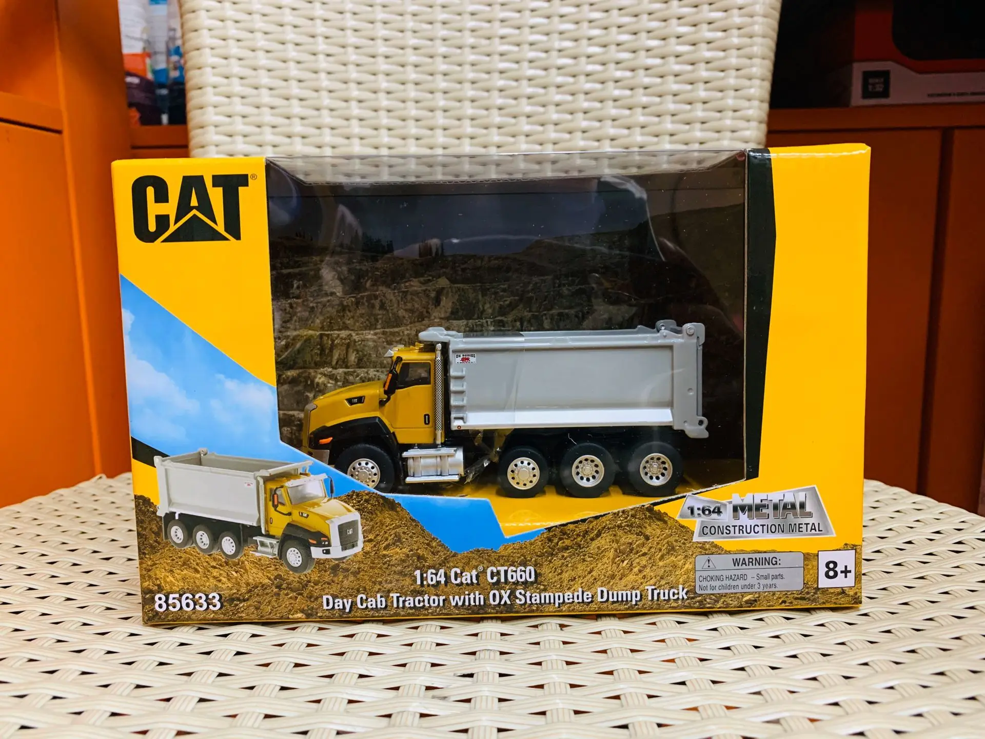 CT660 Day Cab Tractor With OX Stampede Dump Truck 1/64 Scale DieCast Model DM85633