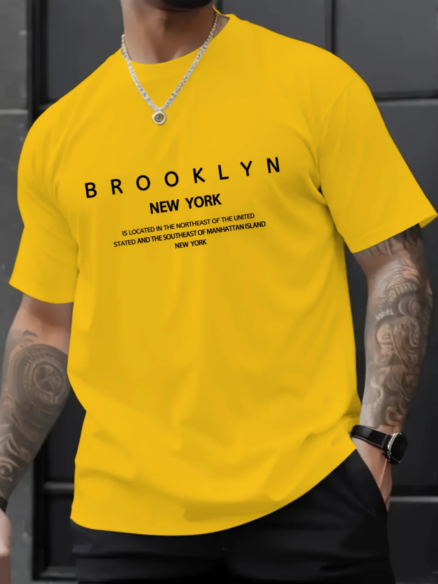 تي شيرت رجالي كبير الحجم من القطن 100 - أكمام قصيرة قابلة للتنفس ورقبة دائرية مع طباعة شبكية سوداء بسيطة Ca