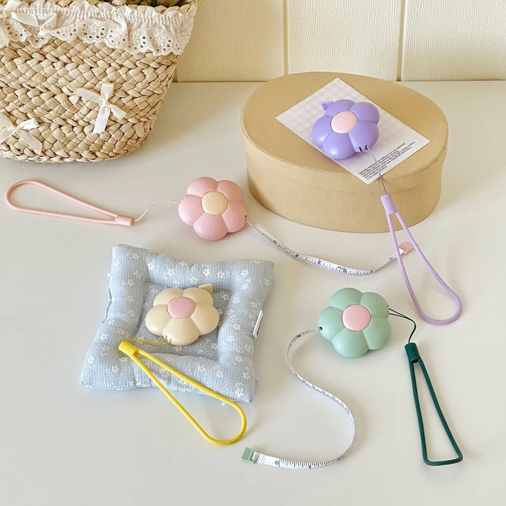 Petal shaped mini tape measure, portable with automatic retractable soft leather ruler, portable ruler, bag pendant
