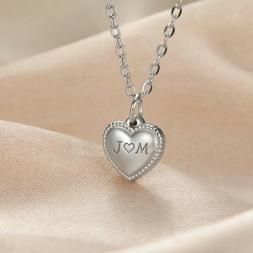 CoolTime Custom Sweet Heart Damen-Halskette mit Namensbuchstaben, goldfarben, Edelstahl, personalisiertes Geschenk zum Jahrestag für die Mutter – Detail 5