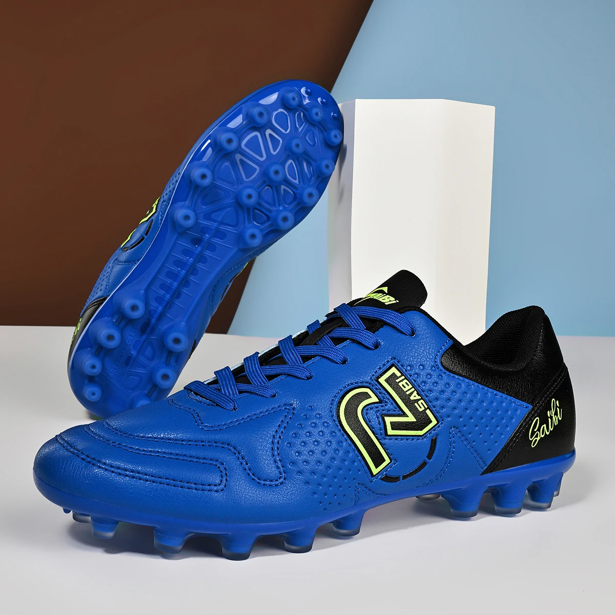 

Breathable football shoes with FG/AG studs suitable for training and competition, suitable for all season sports football shoes