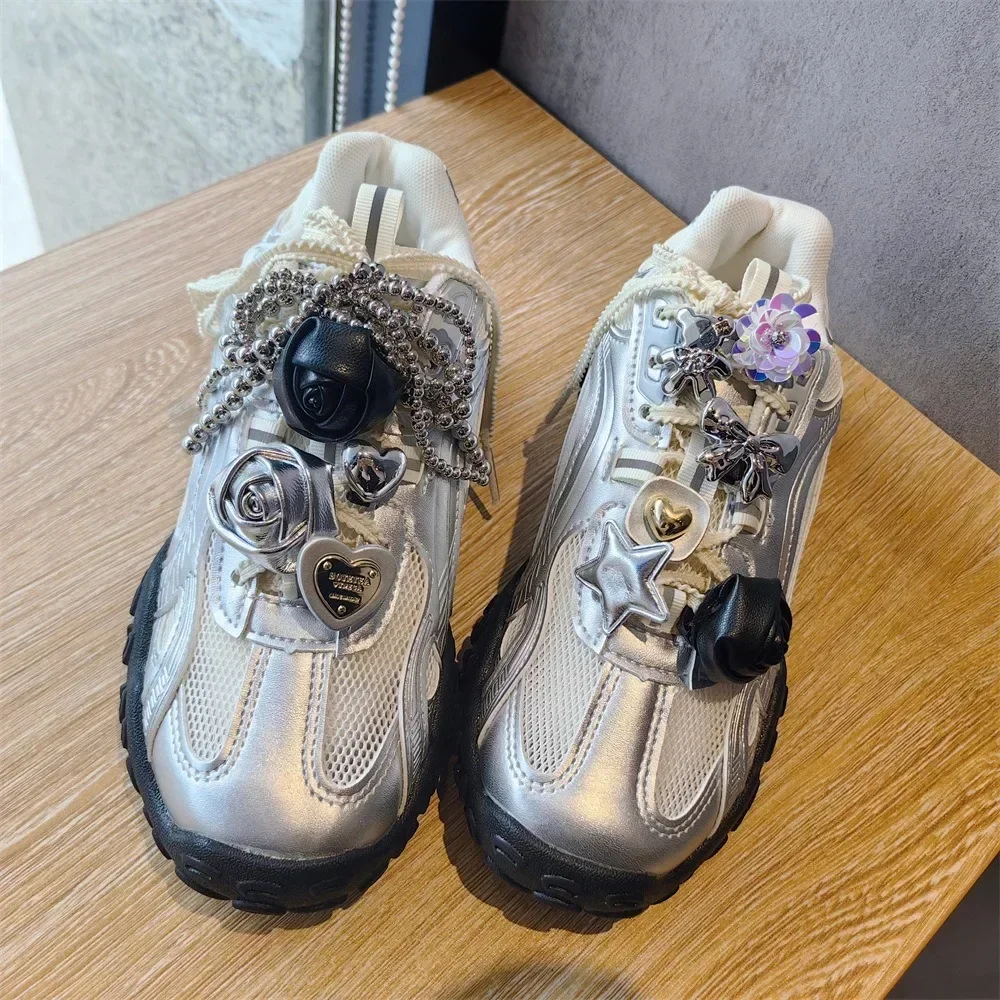 1 قطعة مقاطع أربطة الحذاء الموضة الجديدة مشبك الزينة مشبك حذاء للأحذية الرياضية الجلود ارتفع القوس القلب الأحذية السحر إكسسوارات أحذية