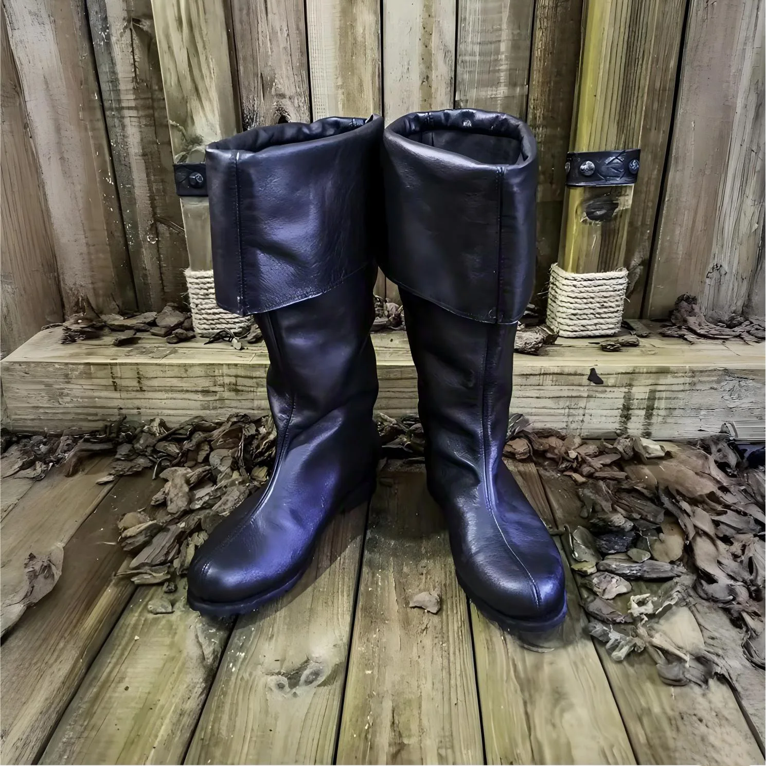Mittelalterliche Renaissance-Klappstiefel bis zur Wadenmitte, flache Stiefel aus Retro-PU-Leder und Wildleder, Cosplay-Piraten-Halloween-Kriegerschuhe, Schuhwerk – Detail 9
