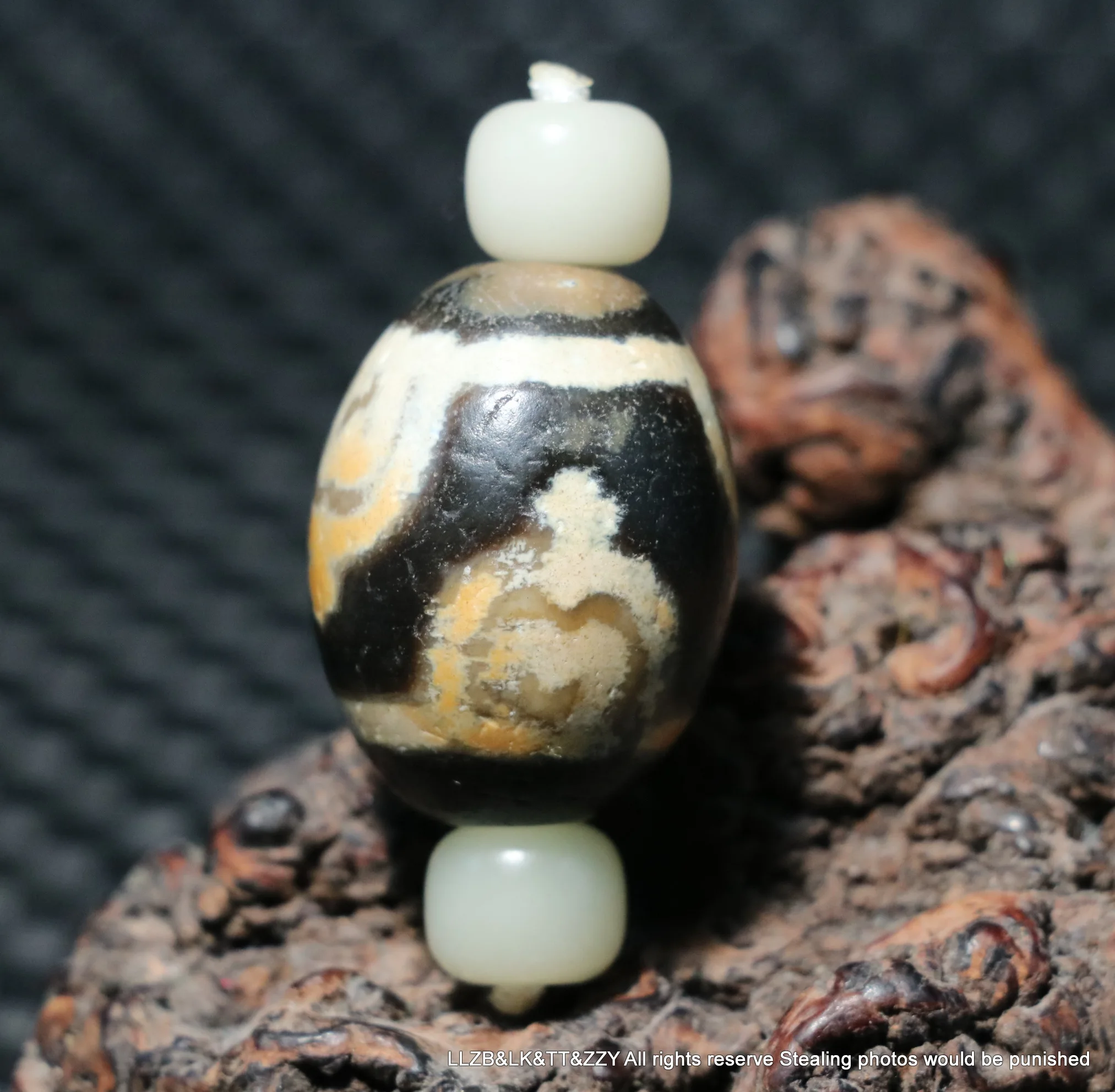 Treasure Talisman Magic Tibetan Old Agate Aquarius Treasure Bottle Large Daluo dZi Bead Top 4A+ TT Precious Gemstonetimestown