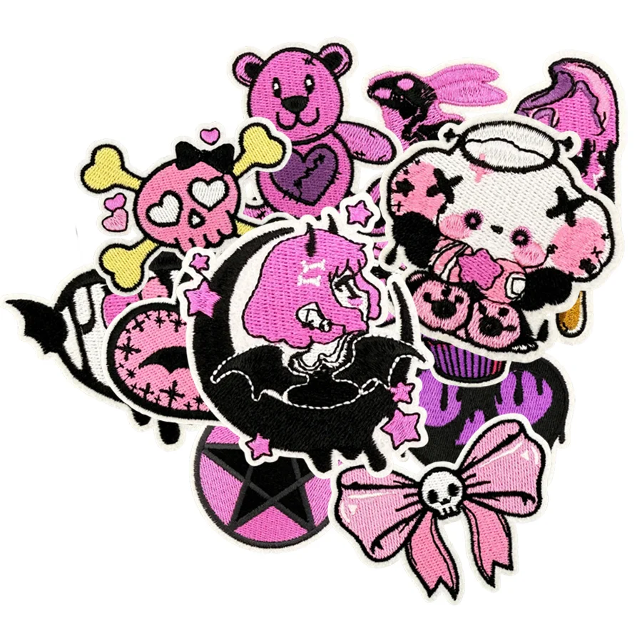 

Милая и крутая черно-розовая девушка с вышивкой в темно-готическом стиле для холщовых сумок и толстовок