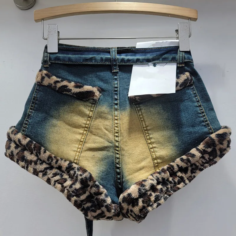 DEAT 2024 Autumn Fashion New Items Women's Plush Patchwork Leopard Print Edge Rivet Denim Shorts Versatile Short Pants 11A01549