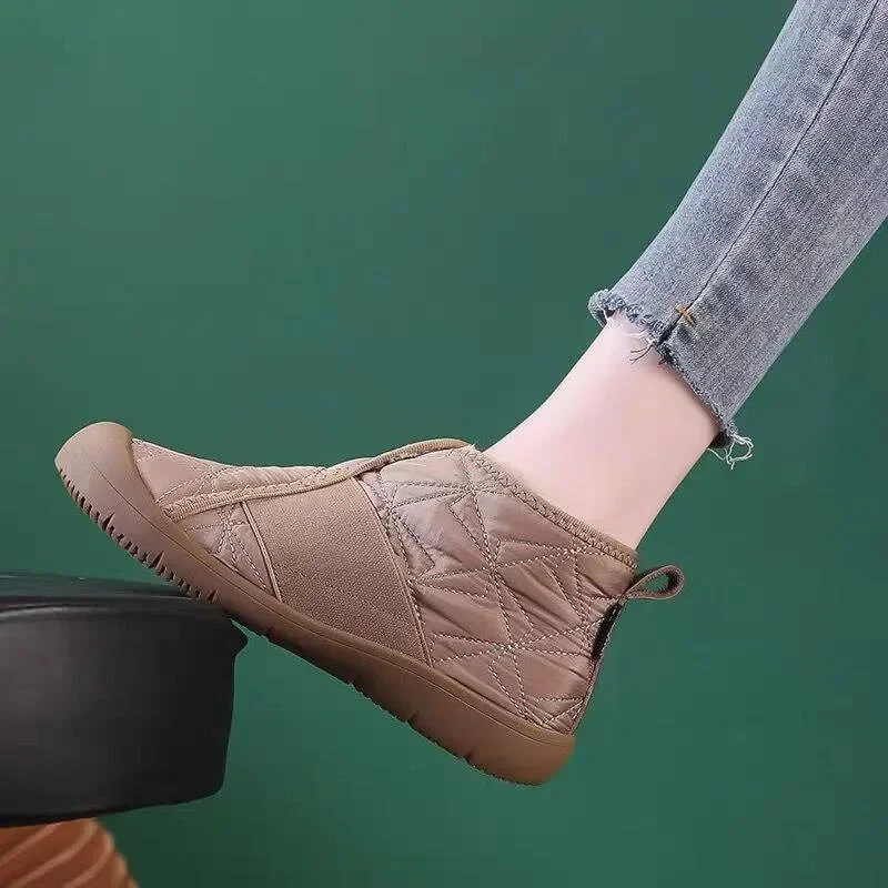 Botas de neve leves para mulheres, sapatos de algodão simples, luxuoso, quente, confortável, casual, inverno