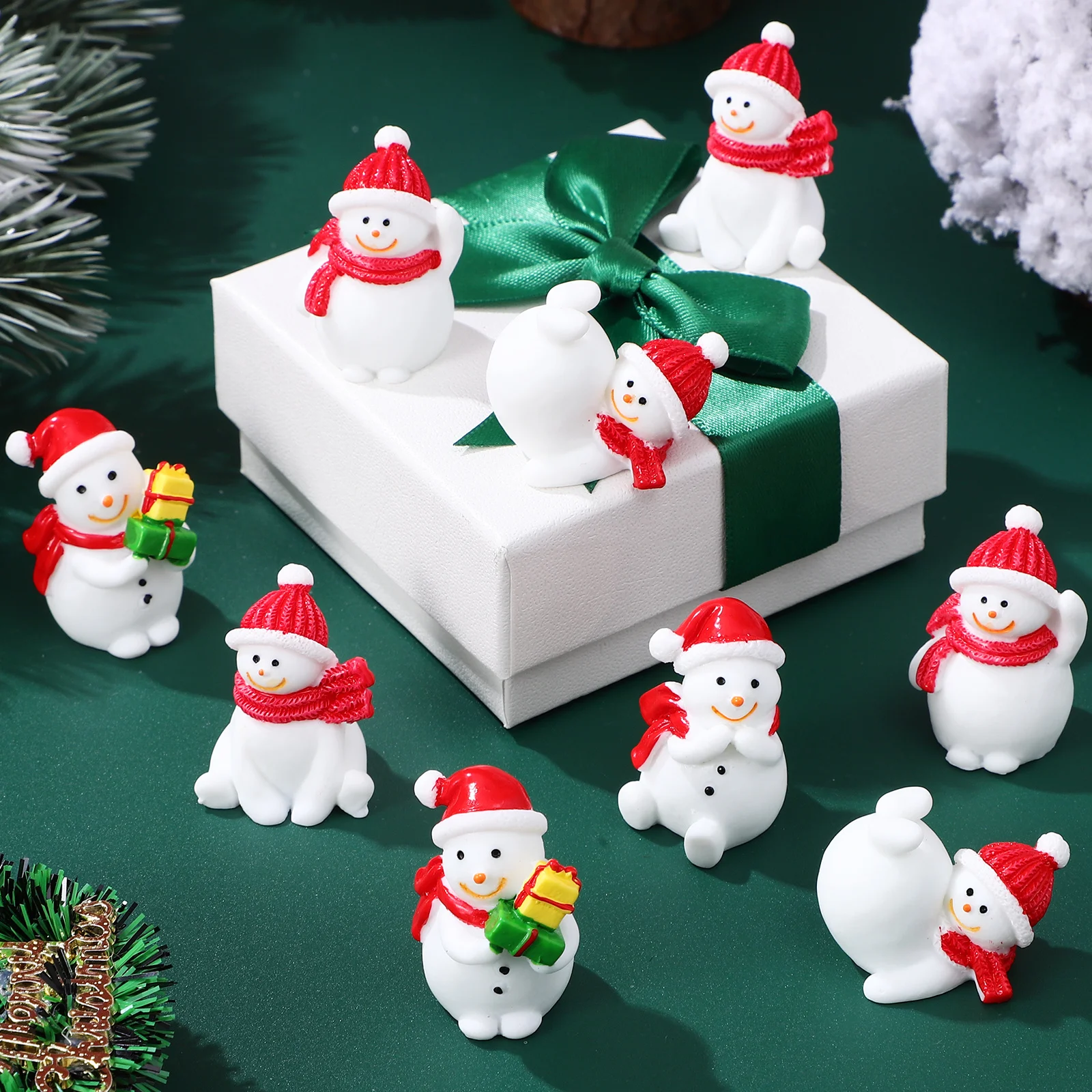 

20 pcs Mini Snowman Figurines Resin Christmas Decorations For Holiday Home Party Craft Ornaments Garden Statue Sculpture