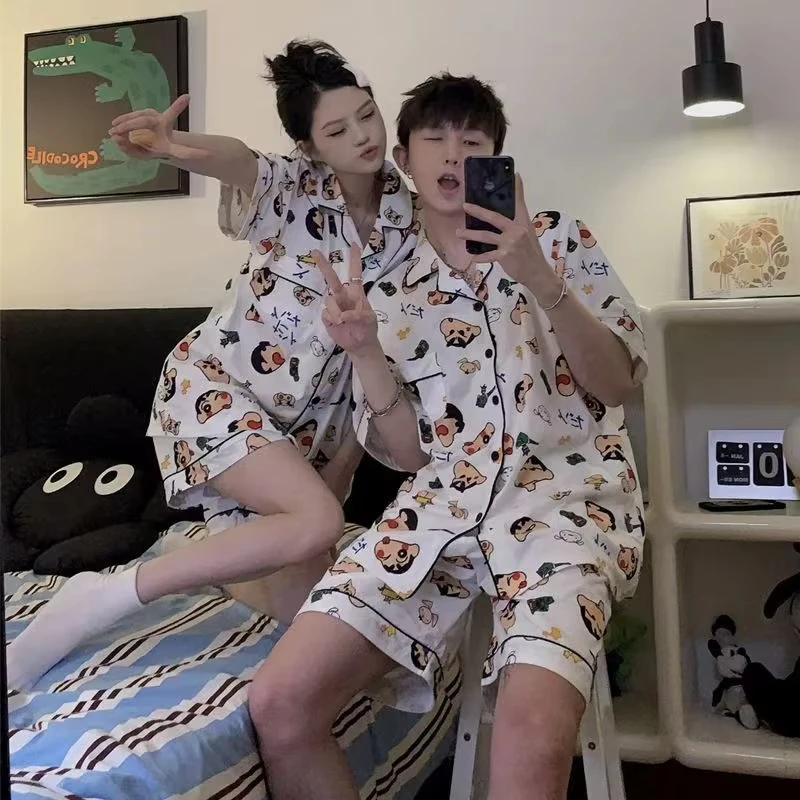 

Комплект пижам для пар «Шин-чан» больших размеров, одинаковый стиль для мужчин и женщин, японский милый мультяшный дизайн, летняя домашняя одежда, удобная