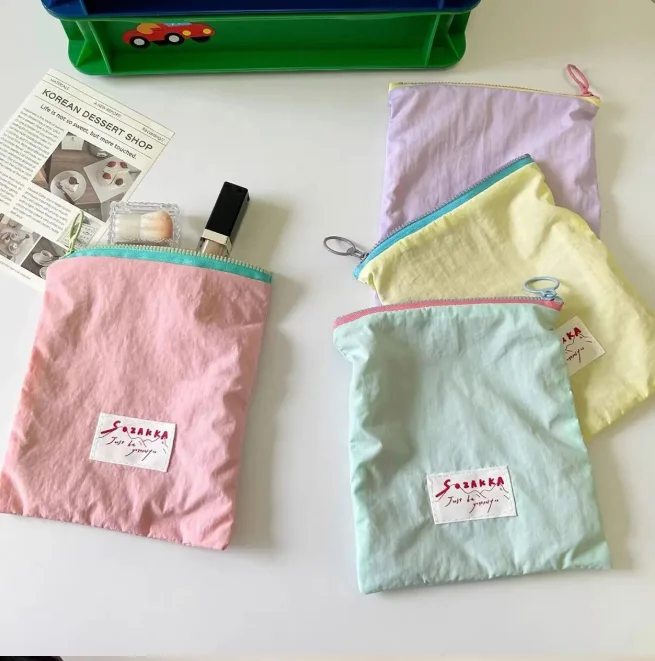 Women's Portable Thin Macaron Color-Matching Makeup Bag Travel Cosmetic Storage Small Bag for Lipstick Data Cable Organization