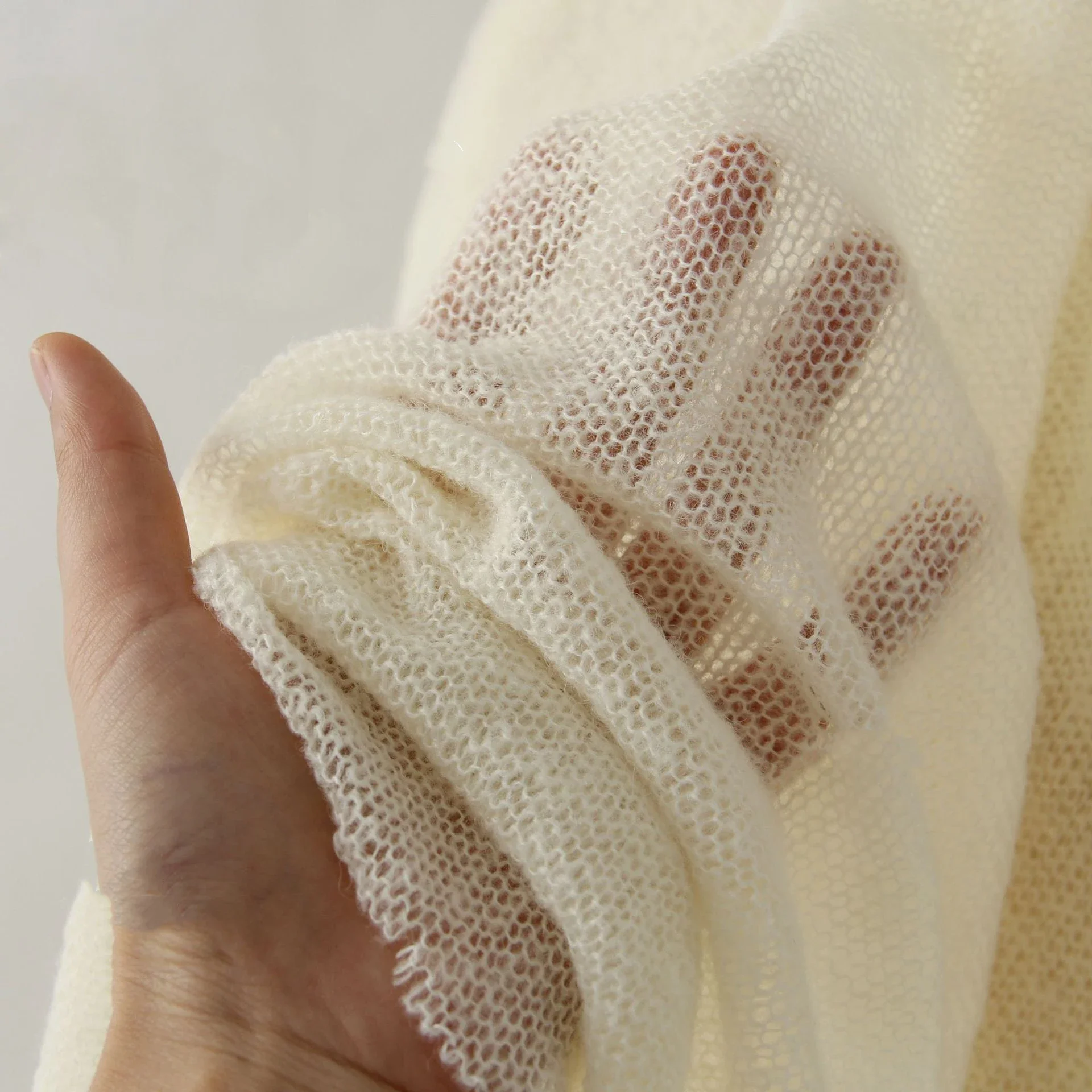 Soft Woolen Light Hand Feel Cashmere Fabric Woven Wool Sweater Designer Fabric