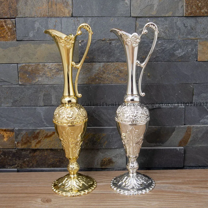 

Metal Retro Embossed Small Vase Creative European Table Flower Arrangement High Appearance Level Vase Home Decoration