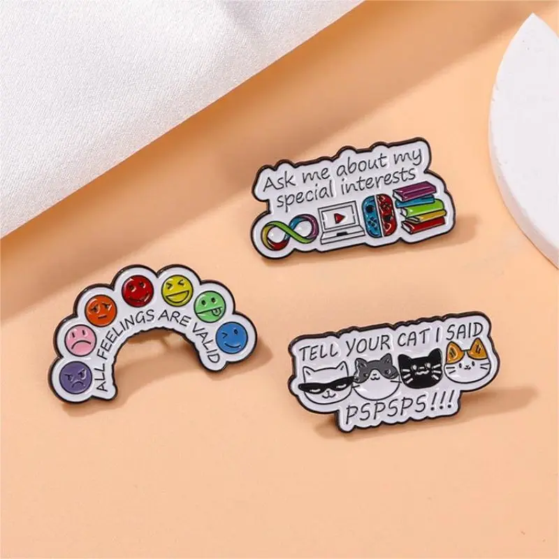 3 pçs colorido dos desenhos animados inglês carta esmalte broche criativo console de jogo gato lapela pino crachá mochila roupas chapéu acessórios