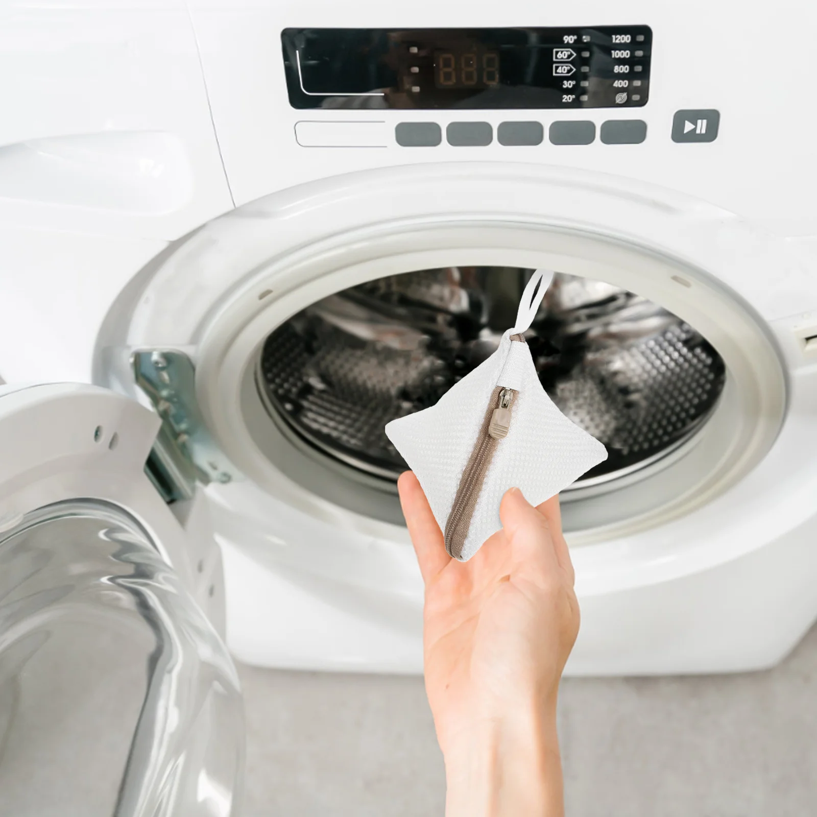 

3Pcs Mini Mesh Laundry Bags Multifunctional Wash Pouch for Bras Lingerie Clothes Mini Triangle Wash Bag