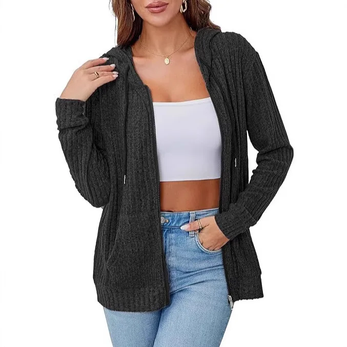 الخريف والشتاء سترة الموضة بأكمام طويلة 2025 المرأة الجديدة مقنعين محبوك حفرة قطاع معطف الفرو للنساء