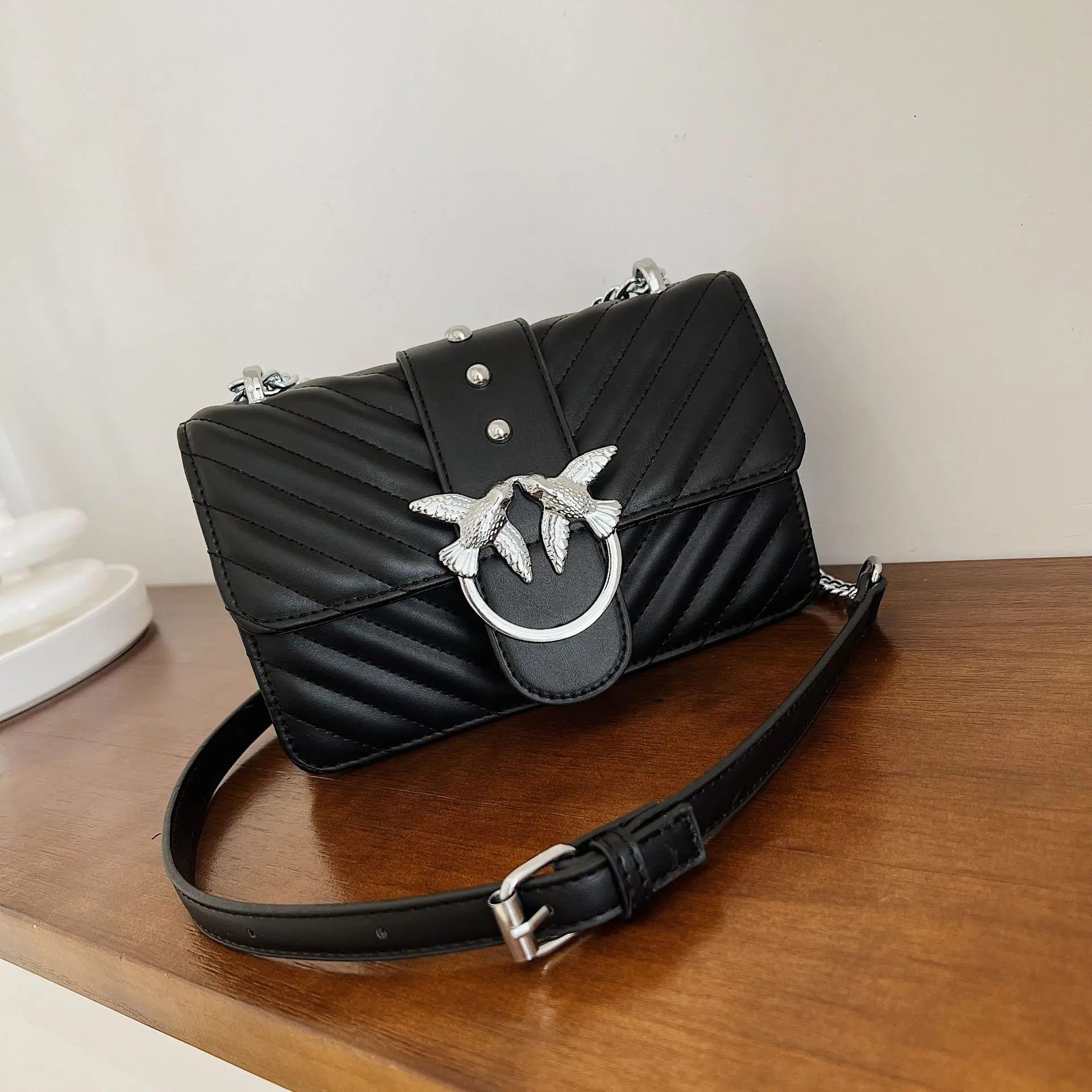 

Женская дизайнерская сумка 2025 года — легкая роскошная модная высококлассная сумка через плечо