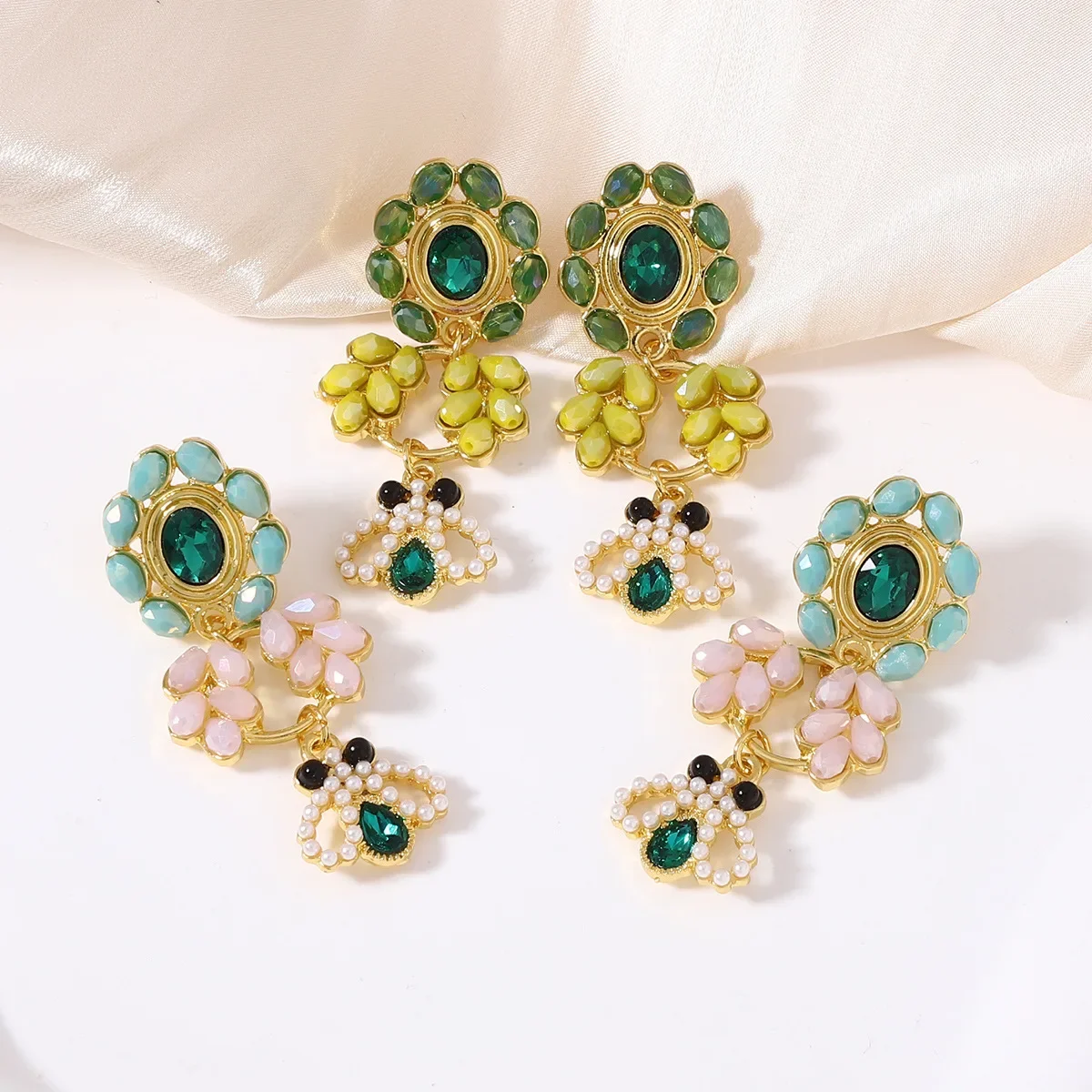 Diamond-encrusted bee high-end design women's earrings niche light luxury exquisite elegant generous earrings