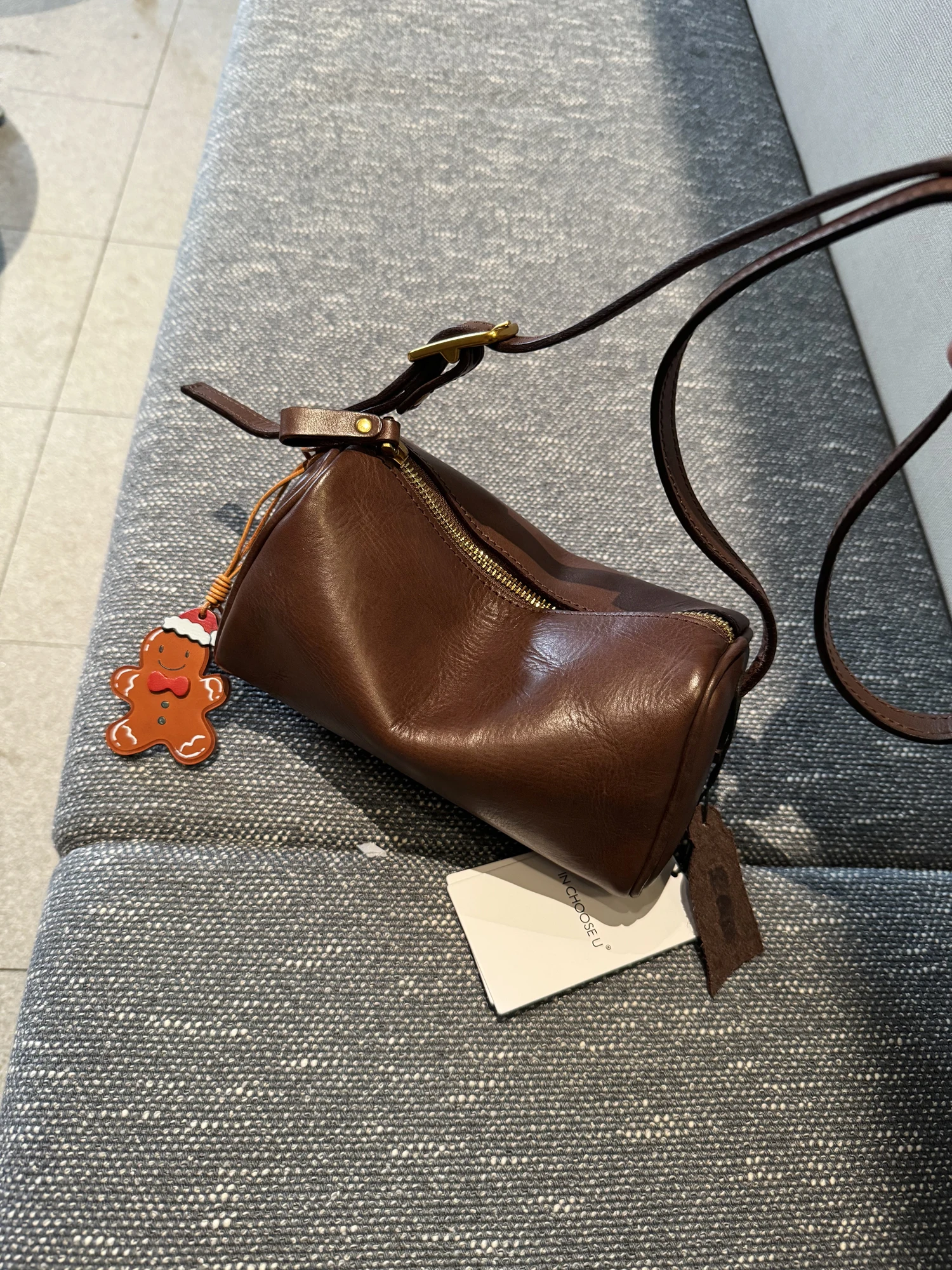 

Inchooseu Tannery Cowhide Small Pillow Bag Women's Single oulder Crossbody Bag Commuter Bag 90s Pen Bag Soft Leather Bag