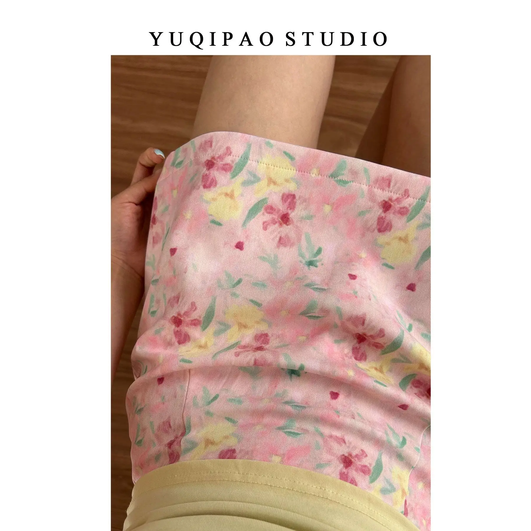 

Simple Korean Pink Floral A-line Skirt Women Spring Summer Niche High Waist Slimming Hugging Short Skirts